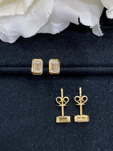 LUOWEND 18K Yellow Gold Real Natural Diamond Stud Earrings for Women