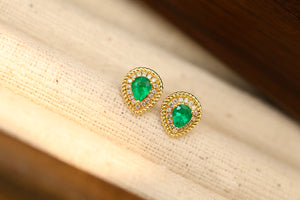 LUOWEND 18K Yellow Gold Real Natural Emerald Gemstone Earrings for Women