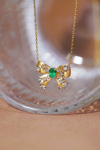 LUOWEND 18K Yellow Gold Real Natural Emerald and Diamond Gemstone Necklace for Women