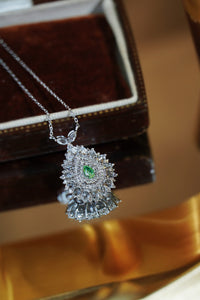 LUOWEND 18K White Gold Natural Green Diamond Necklace for Women