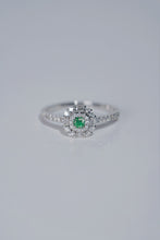 Load image into Gallery viewer, LUOWEND 18K White Gold Naturtal Green Diamond Ring for Women
