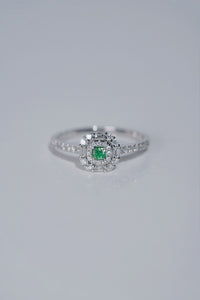 LUOWEND 18K White Gold Naturtal Green Diamond Ring for Women