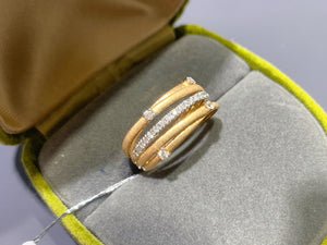 LUOWEND 18K Yellow Gold Natural Diamond Ring for Women